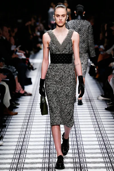 Look 25